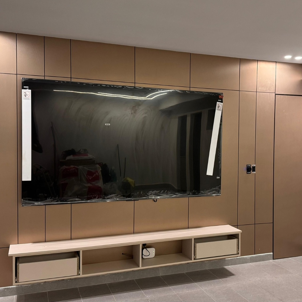 LAMINA LISA - REVESTIMIENTO PARA PAREDES INTERIORES 122*0.5*290CM